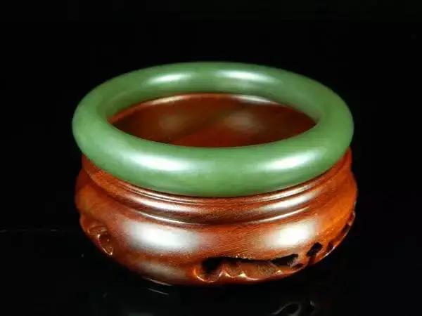 碧玉的真假辨别方法,碧玉的真假辨别