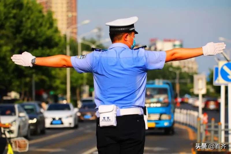 心疼！高温下，齐齐哈尔这群人的脸烤“焦”了