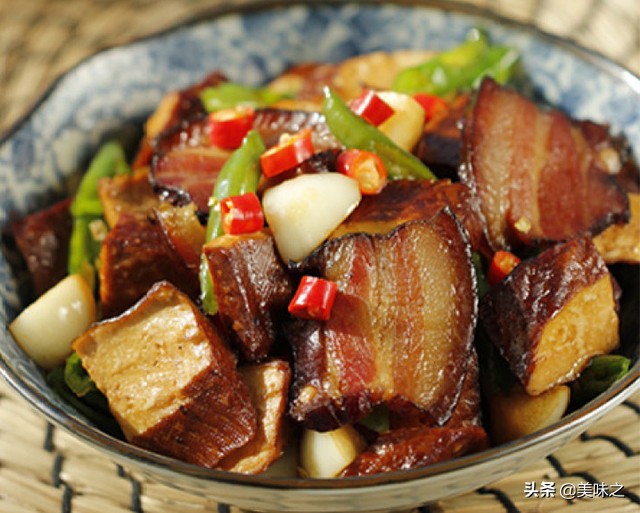 腊肉炒菜简单做法,腊肉炒菜的正宗做法