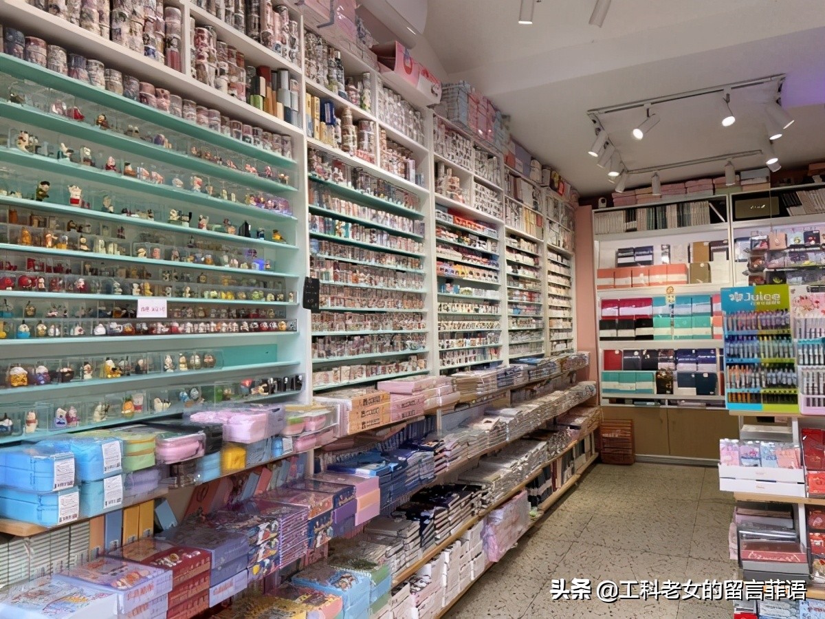 曾经人满为患的南锣鼓巷，在除夕当天有点冷清