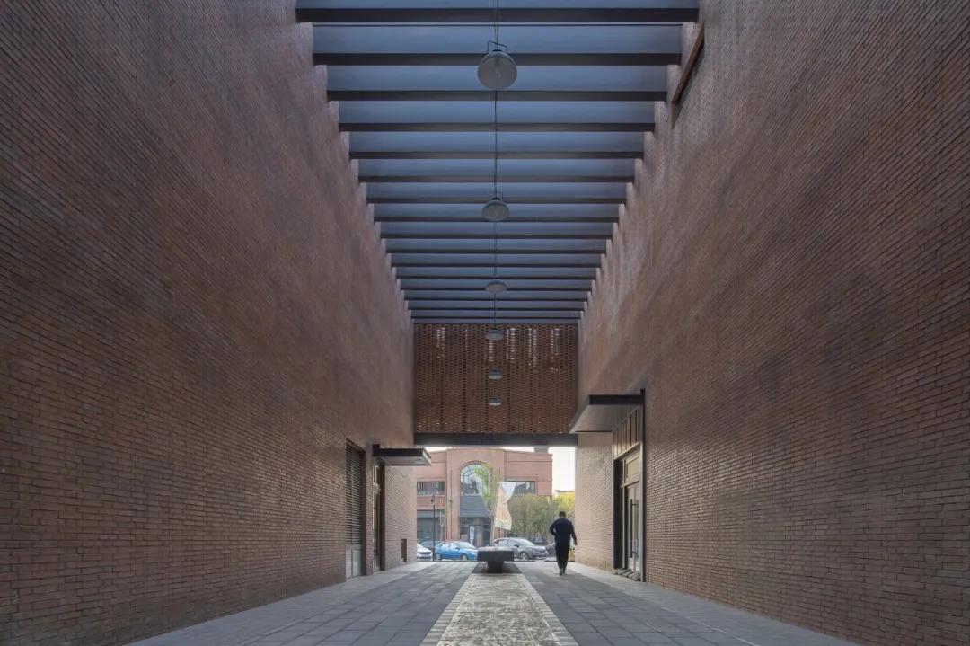 三重转换,天津天拖厂房改造/深圳华汇设计