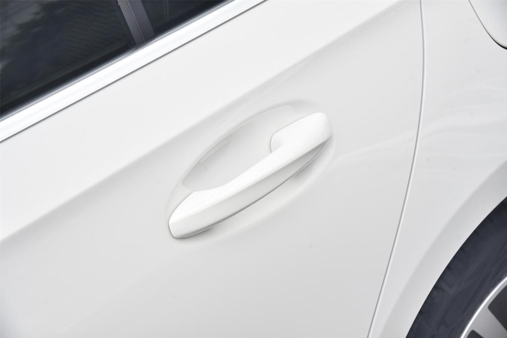 最新奔驰a180两厢落地价,最新2023款奔驰a180l落地价