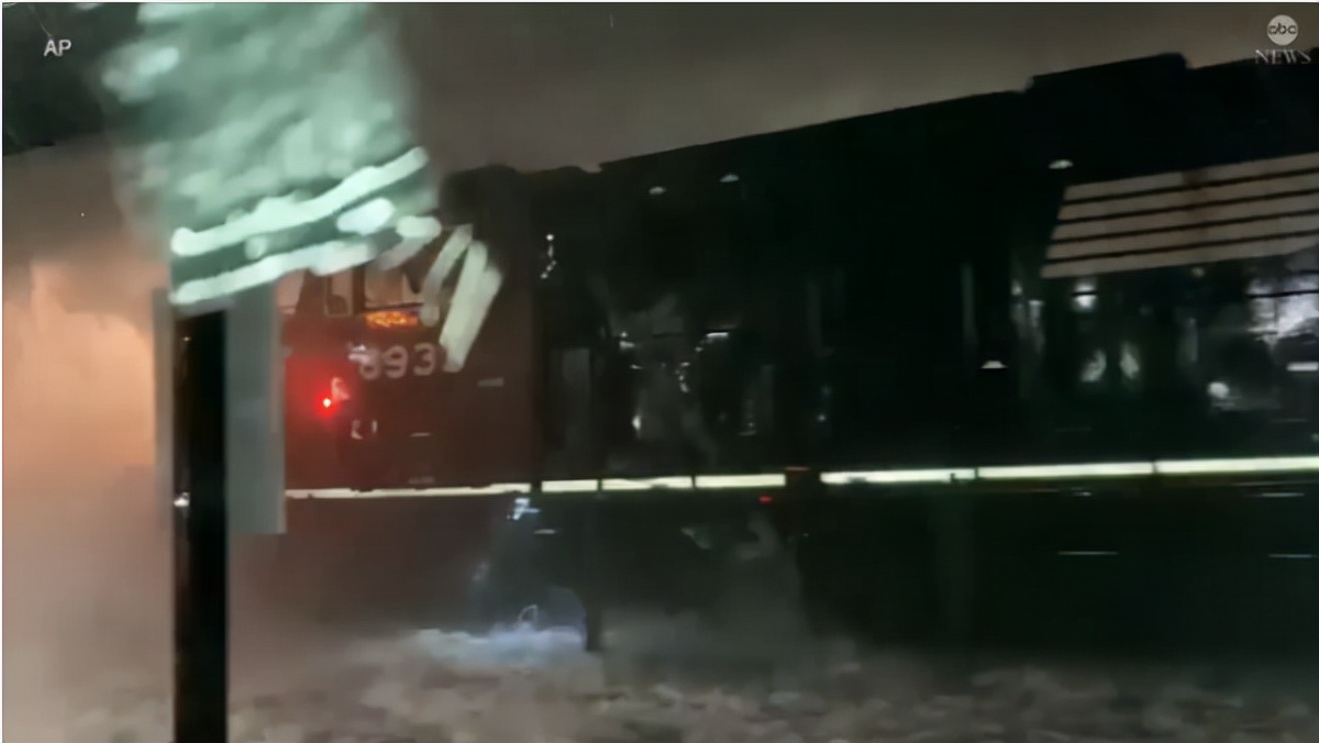 英国出现了罕见的极端高温天气,英国极端天气