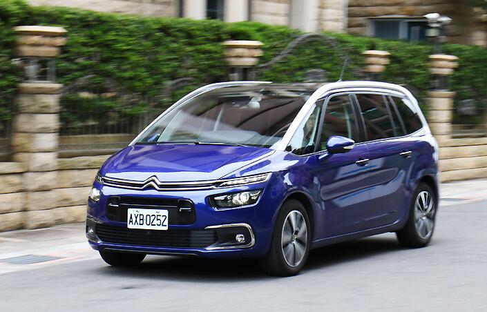 雪铁龙毕加索分体式大灯,毕加索雪铁龙五座顶配