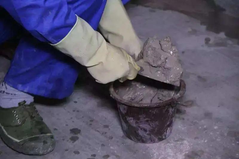 农村新自建房漏水怎么解决,又漏水又漏油