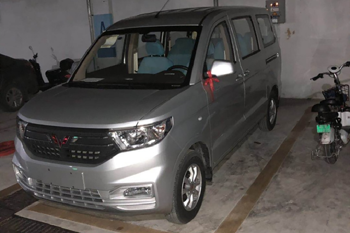 广西南宁小伙开五菱面包车走318,广西小伙开五菱宏光上路