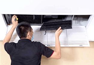 空调坏了找师傅修,空调坏了要维修师傅修理