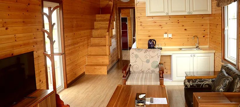 原价894元限量特惠298！木屋大床房*1＋千朝水世界门票*2...