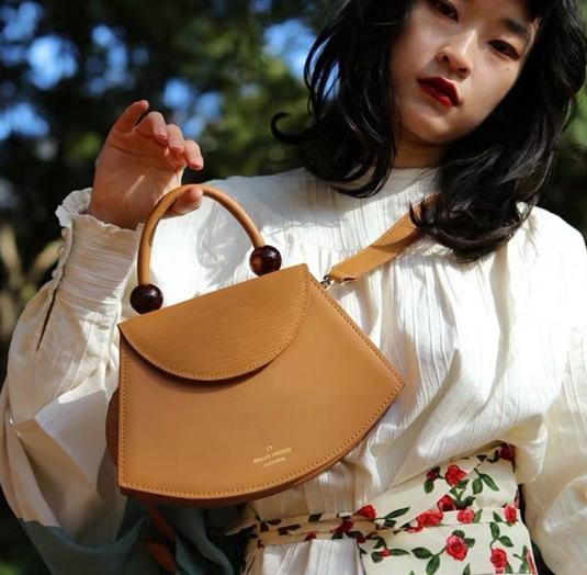 最实用时尚的女包,大牌时尚女包穿搭