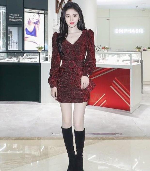 鞠婧祎黑色丝绒长袜,鞠婧祎会不会穿黑色丝袜