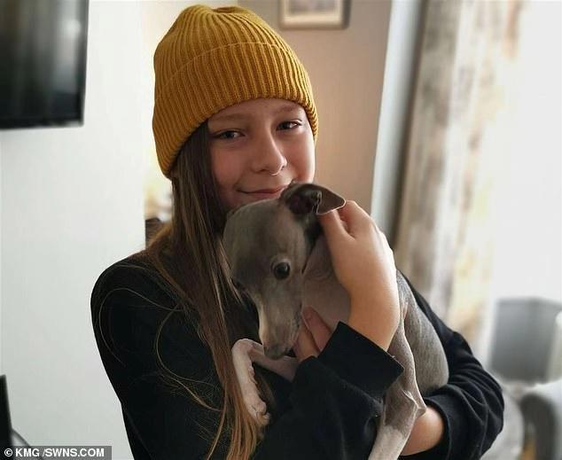 英12岁孩子变性，3岁意识到“搞错身体”，其母称后悔可再当男性