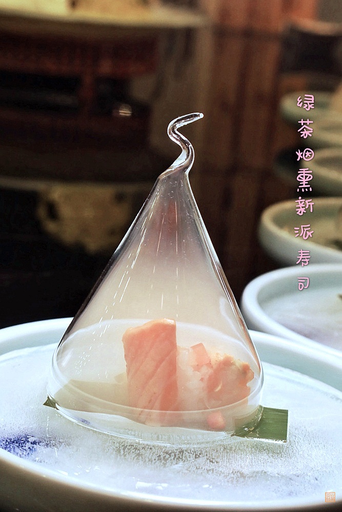 不能飞去巴黎伦敦,不如到大连喂鸽子,赏海景吃海鲜