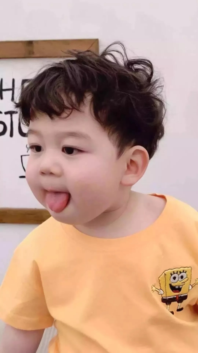 最火可爱萌娃壁纸男孩,萌娃可爱女孩手机壁纸