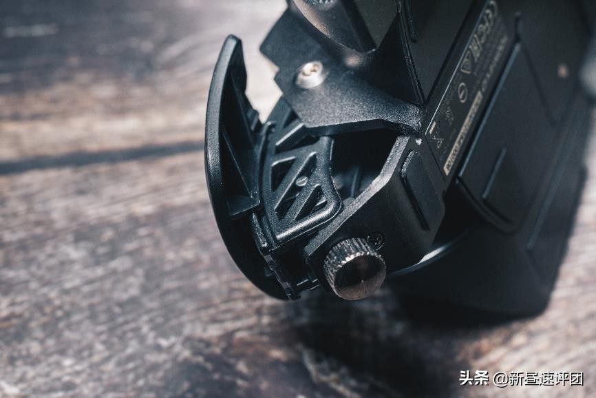 PMW3389加持，模块化设计鼠标骨伽700MEVO评测