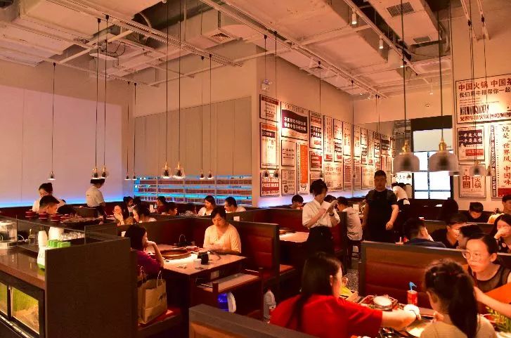 用刀叉吃牛排和汉堡,用刀叉吃火锅