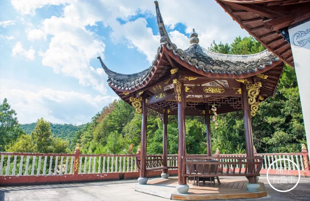 金华这座1.5亿高龄的山峰，浓翠蔽日，风清月朗，还有试胆石等你去挑战