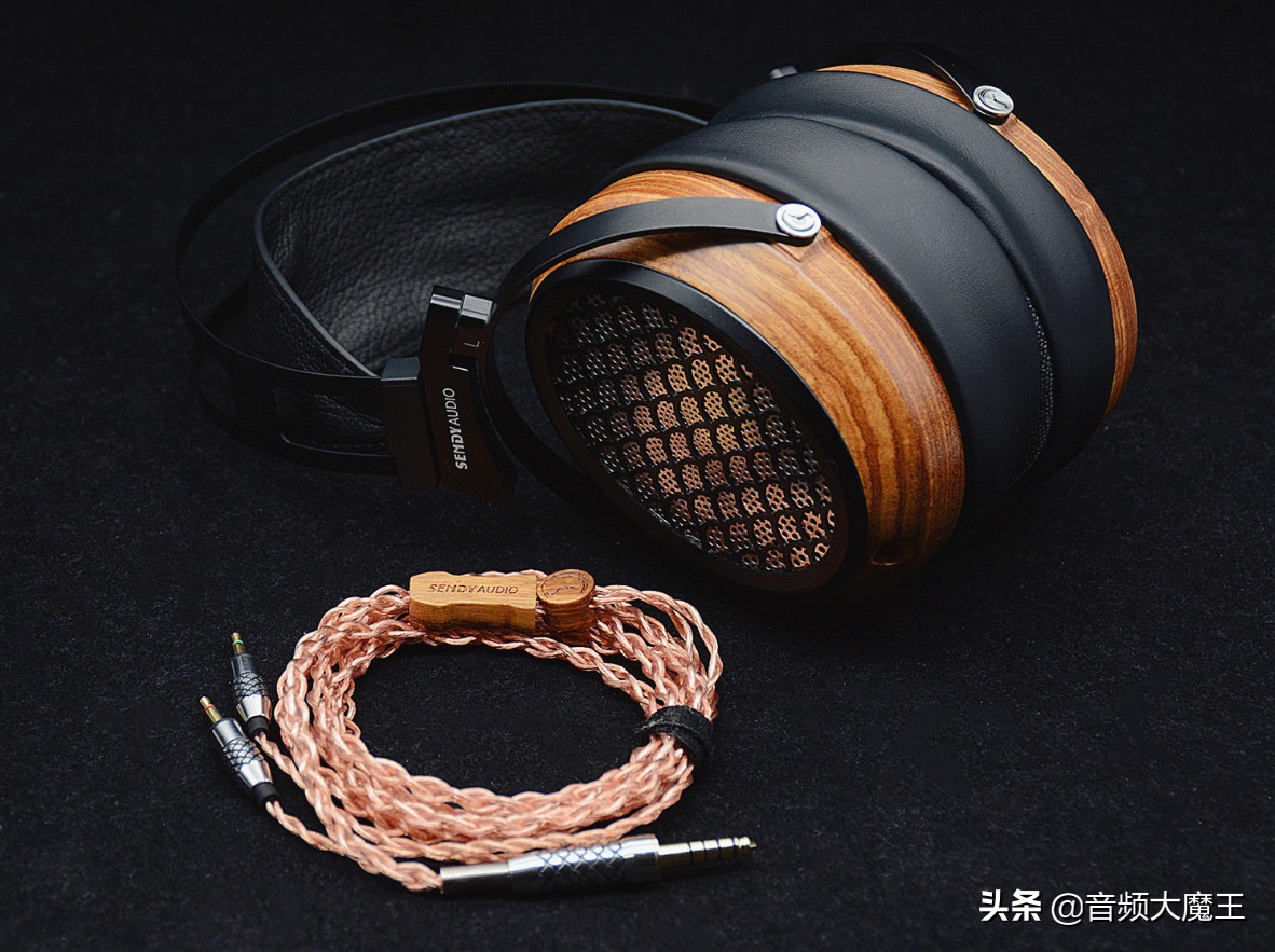 SendyAudio黑美人Aiva开箱篇：木匠与美人