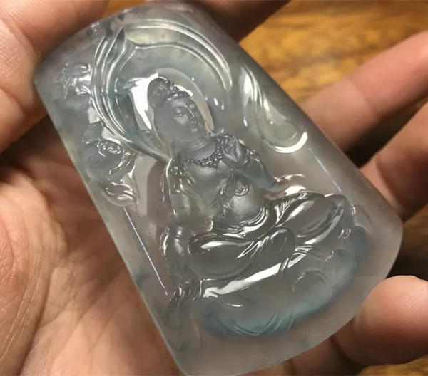 小伙到云南旅游，花几千元掏到宝