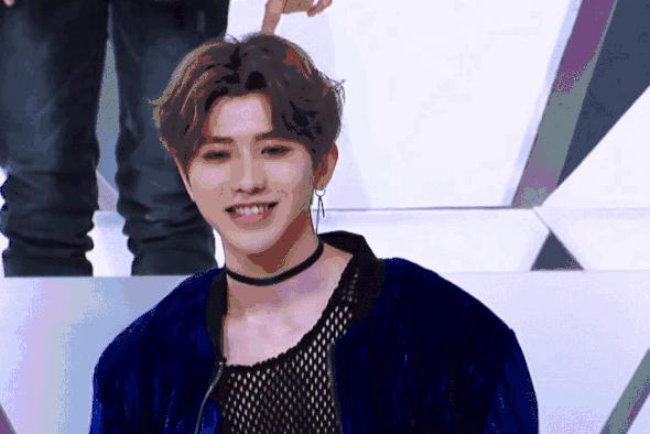 近期迷惑行为大赏：优衣库T恤抢破头、全网嘲蔡徐坤