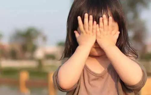 父母最爱做8件事但对孩子无用,父母最好不要对孩子做这几件事