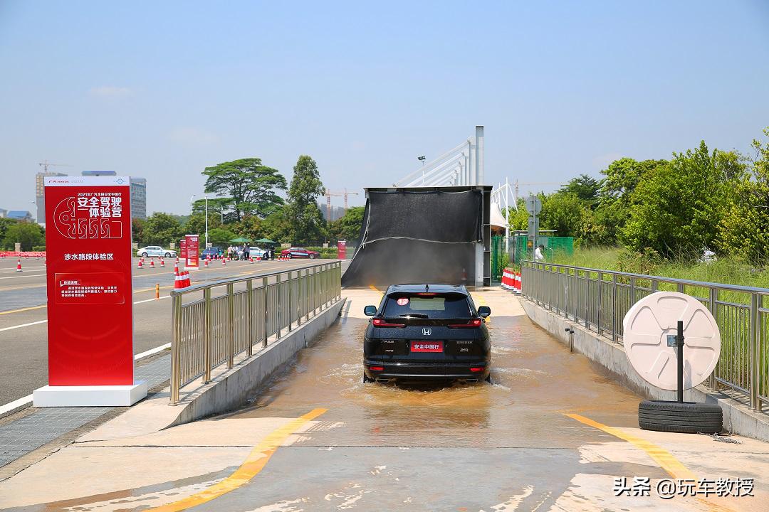 进攻型驾驶有哪些技巧,简述防御性驾驶的操作方法