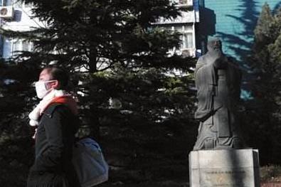 为艺术正名,网红苏紫紫曾全裸接受采访:我可以洒脱地看你你能吗