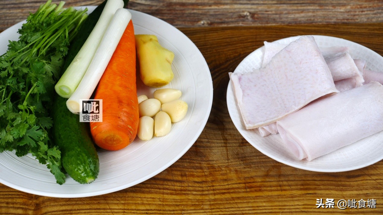 猪皮可以有几种方法吃,猪皮好吃又简单家常做法