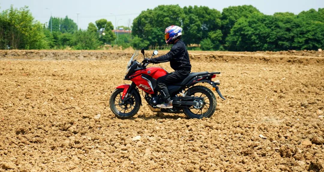 新大洲本田cbf190x骑行感受,本田拉力摩托车cbf190x