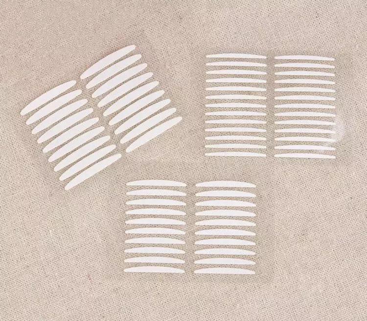 王一博和大张伟戴发带的照片,王一博耍帅大张伟