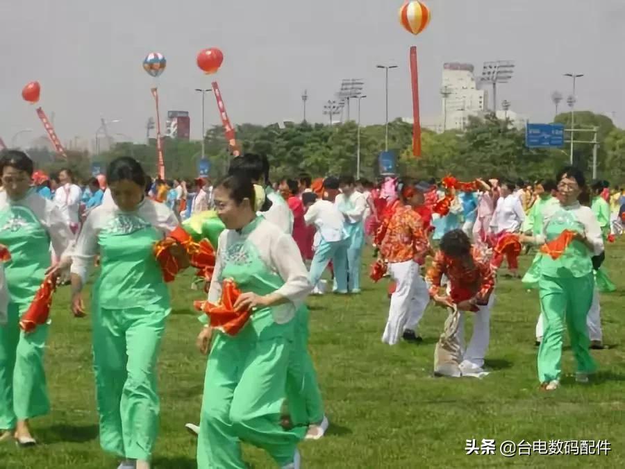 为什么新款锋芒Pro「暗夜绿」的配色很显高级感?