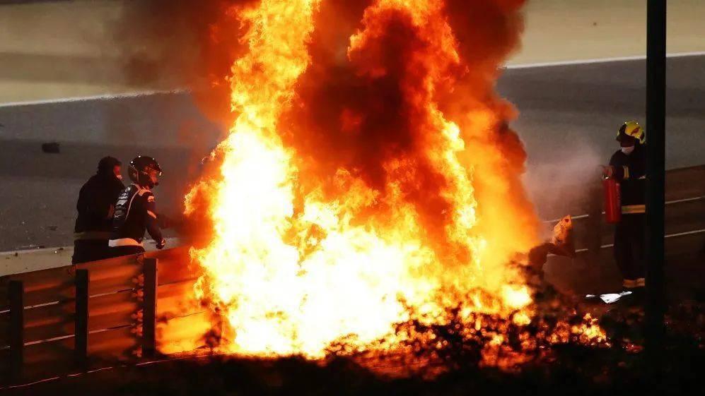 怎么把赛车服穿出时尚感,哪年流行穿赛车服