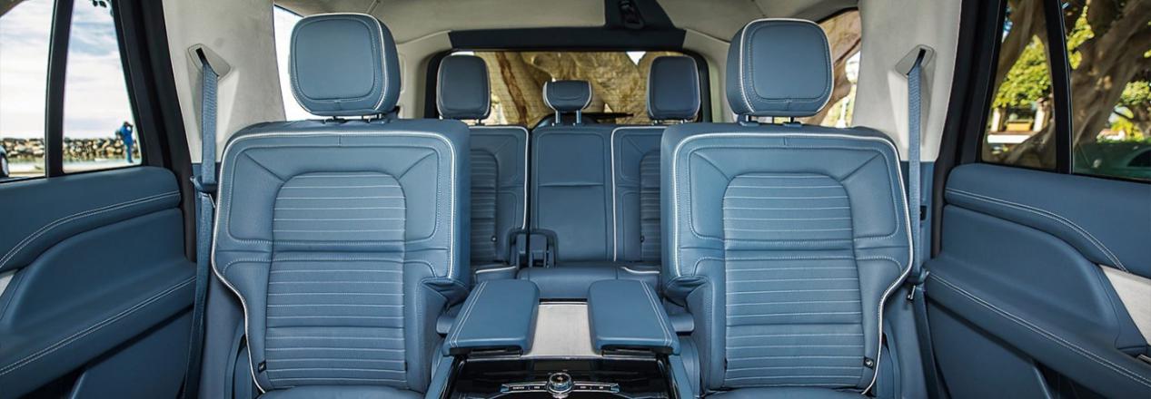 内饰豪华的林肯轿车,最新款林肯领航员内饰