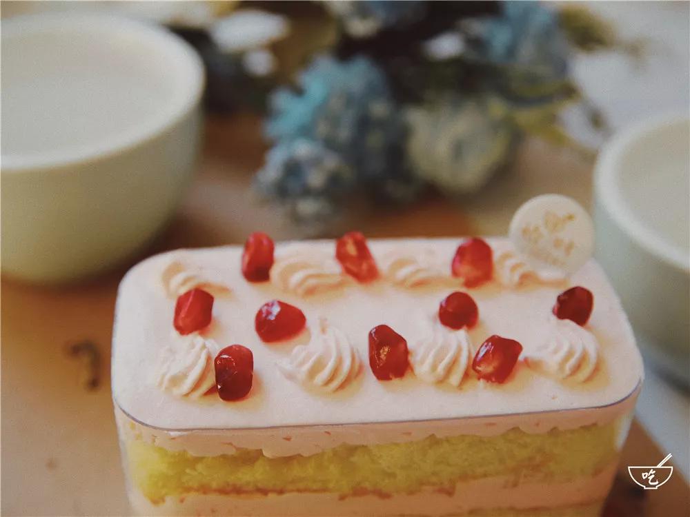 「十堰」这个85后男生开的甜品店，一口就被TA撩到！来了就赖着不想走