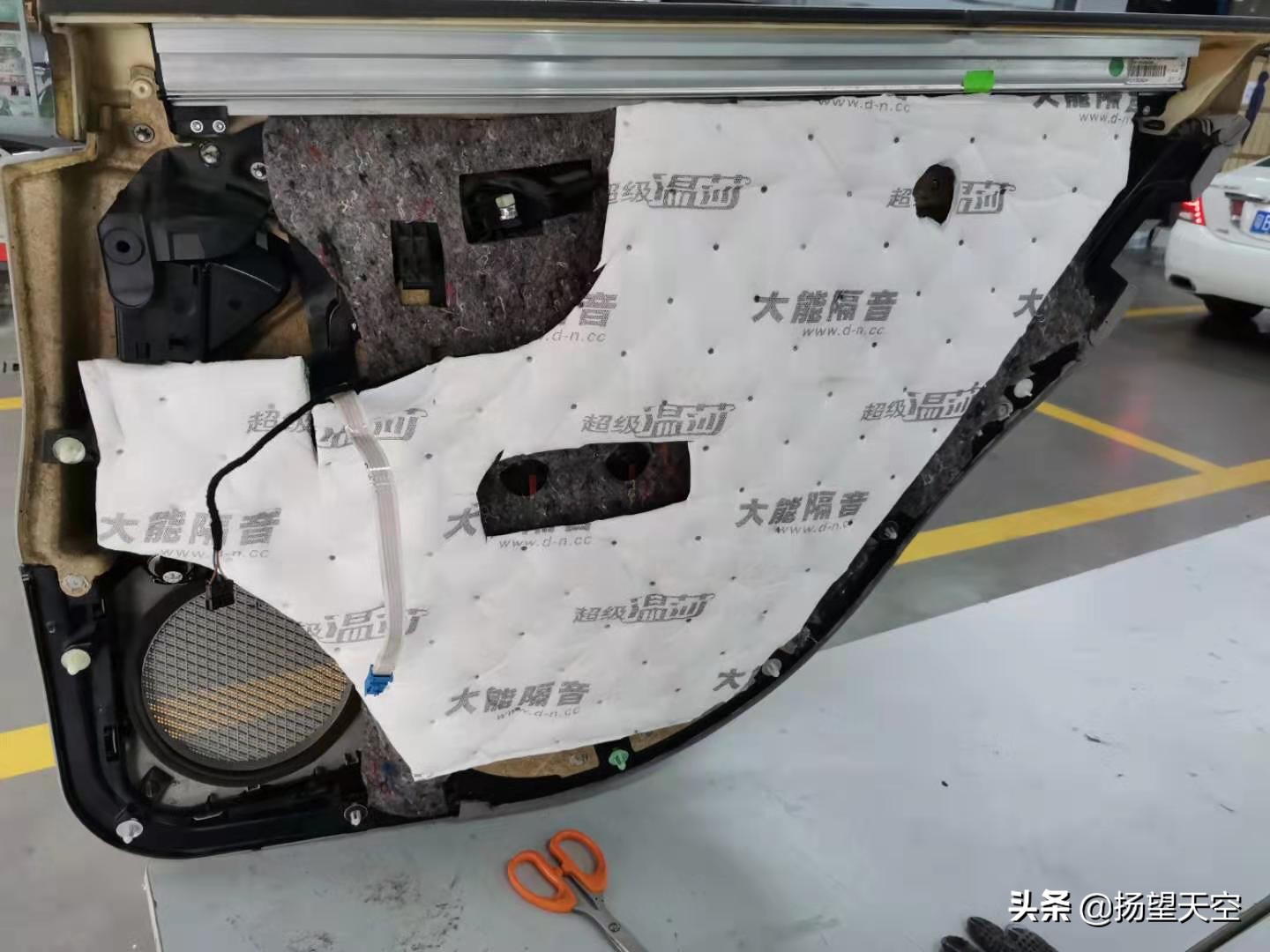 请问奔驰e280的详细资料,奔驰e280是操控还是舒适