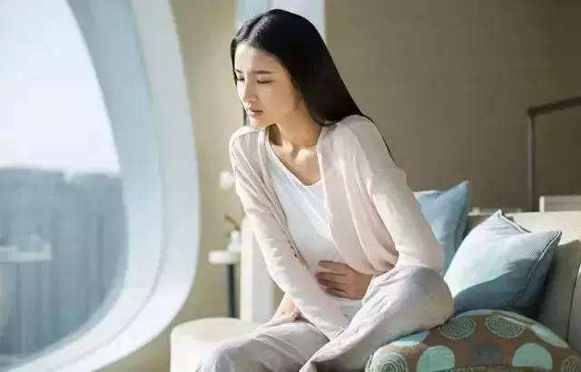 生完孩子一直腰疼是什么原因,生完孩子后总是腰疼