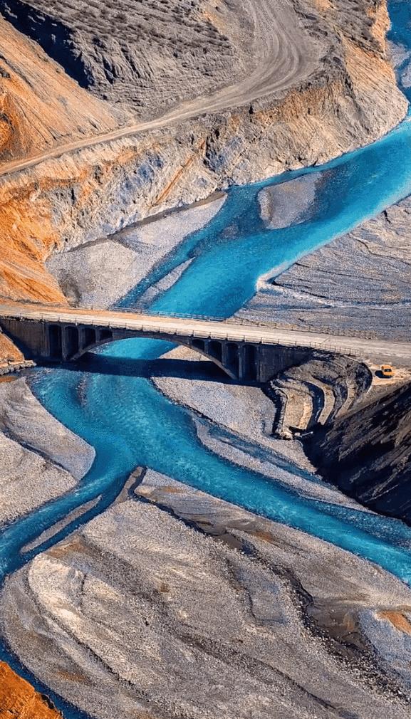 如果你不了解现实你就去看历史,如果你不了解历史就无法展望未来