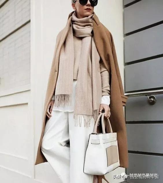 是时候让围巾来“盘活”你的整个衣柜了