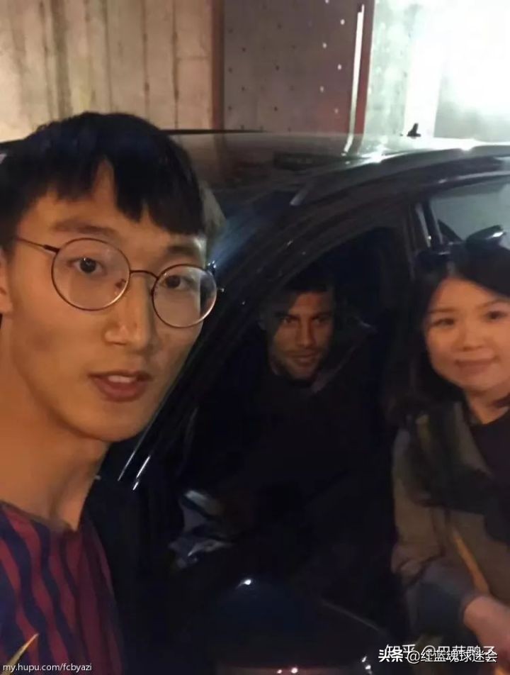 分享如何甘伯城蹲巴萨球员