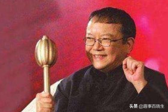 王刚在节目中砸了一件宝物,王刚错砸2亿后续本人视频