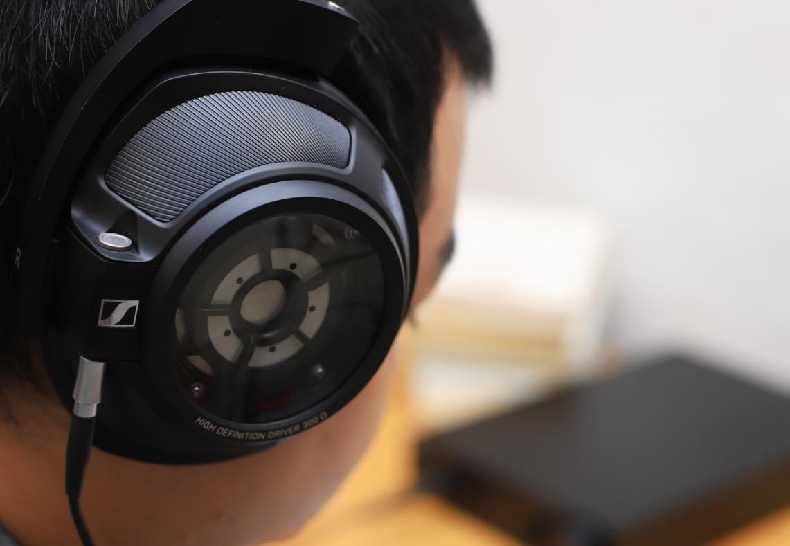 好耳机和差耳机区别在哪？森海塞尔HD820算得上好耳机吗？