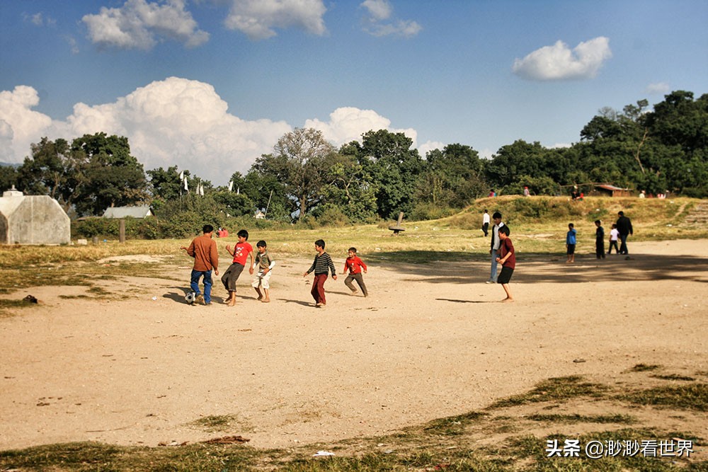 尼泊尔恒河上的烧尸庙,夜游尼泊尔烧尸庙