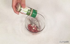 鲜嫩q弹的虾仁,馅大皮薄的虾仁馄饨