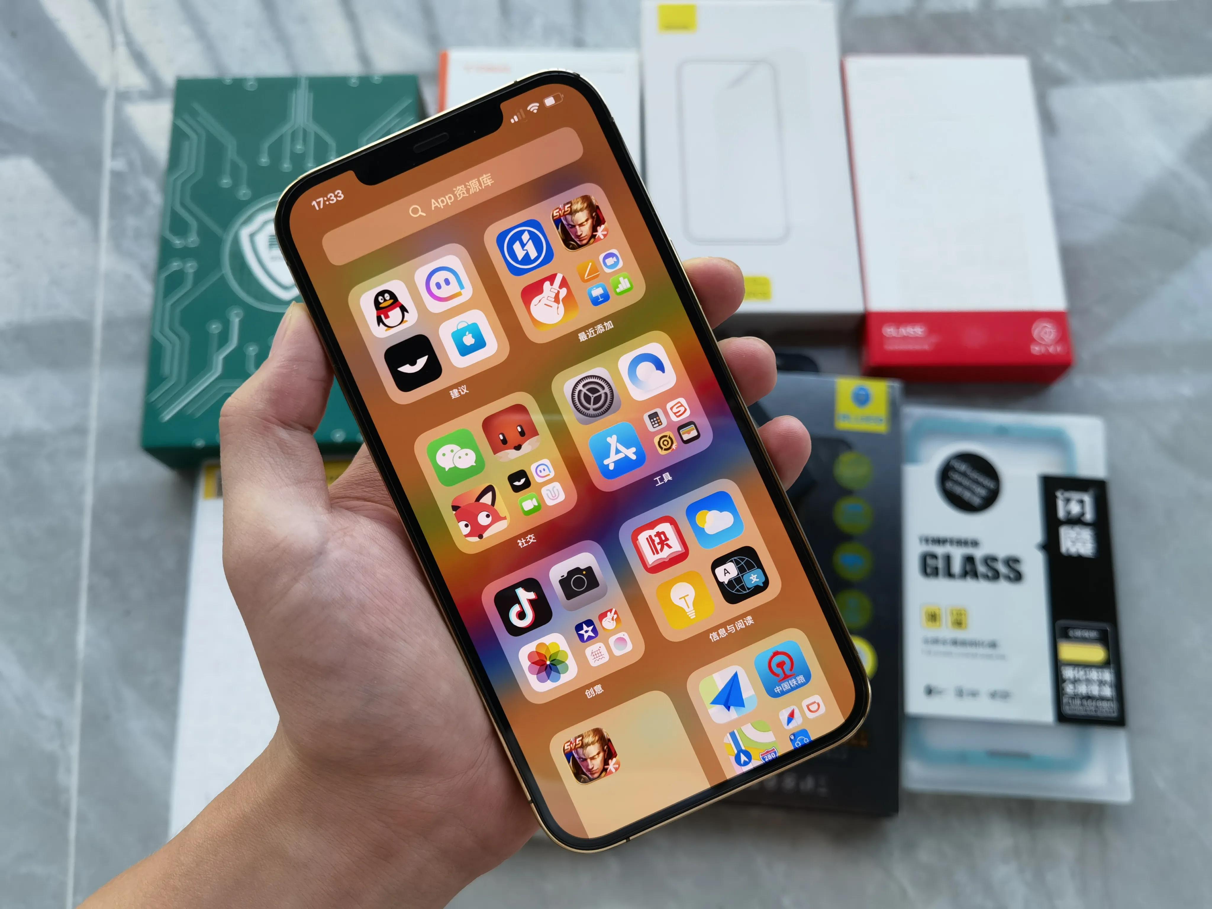 苹果xsmax钢化膜推荐防碎边,手机膜苹果xsmax全包水凝膜