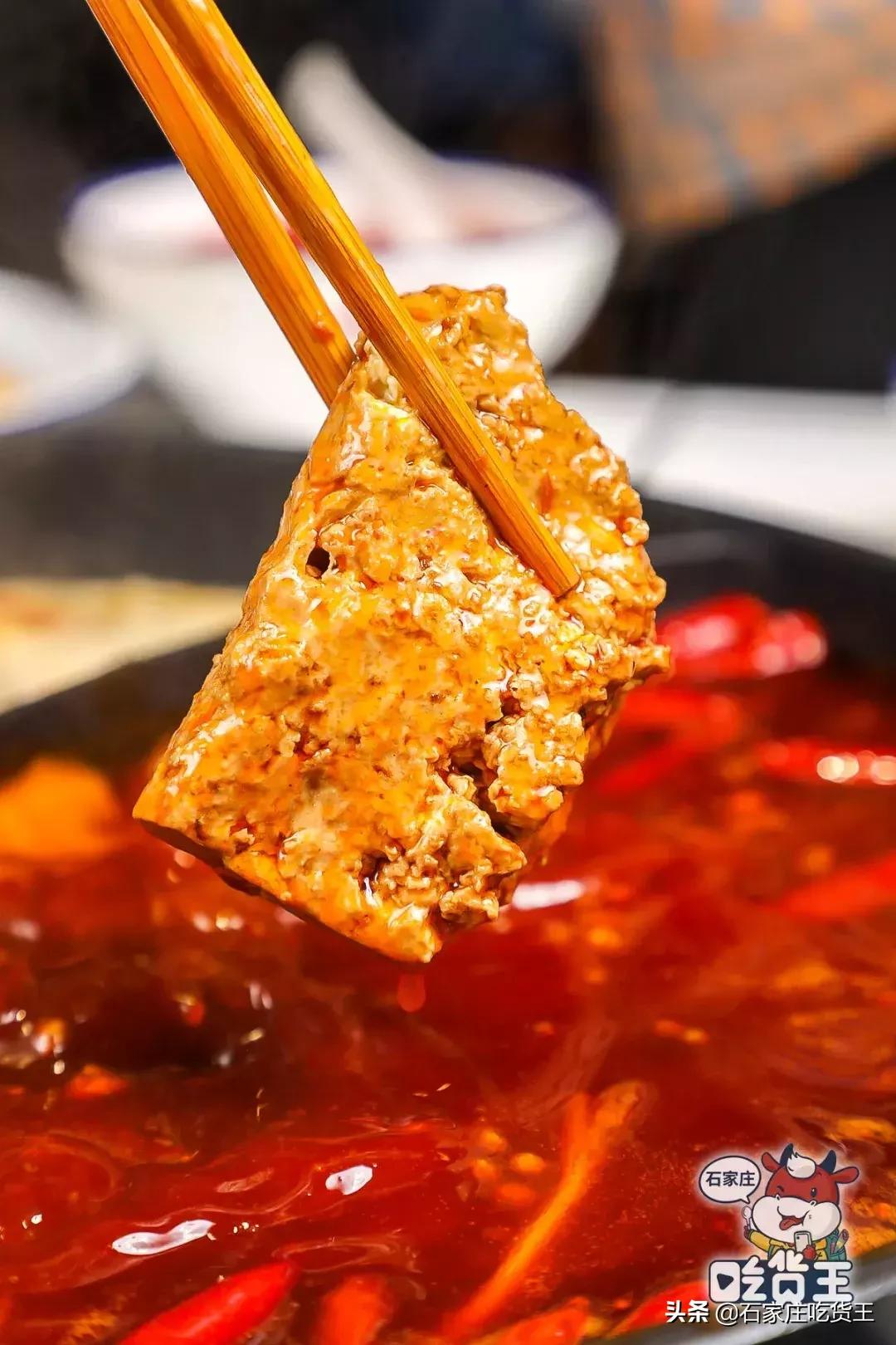 网红“爸爸”终于来了！1分钟就能吃的牛排火锅，连锅底都有肉