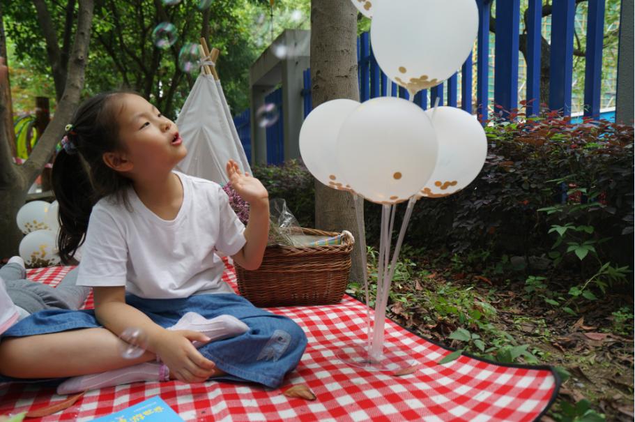 孩子毕业照创意道具,教你给孩子做一个毕业照