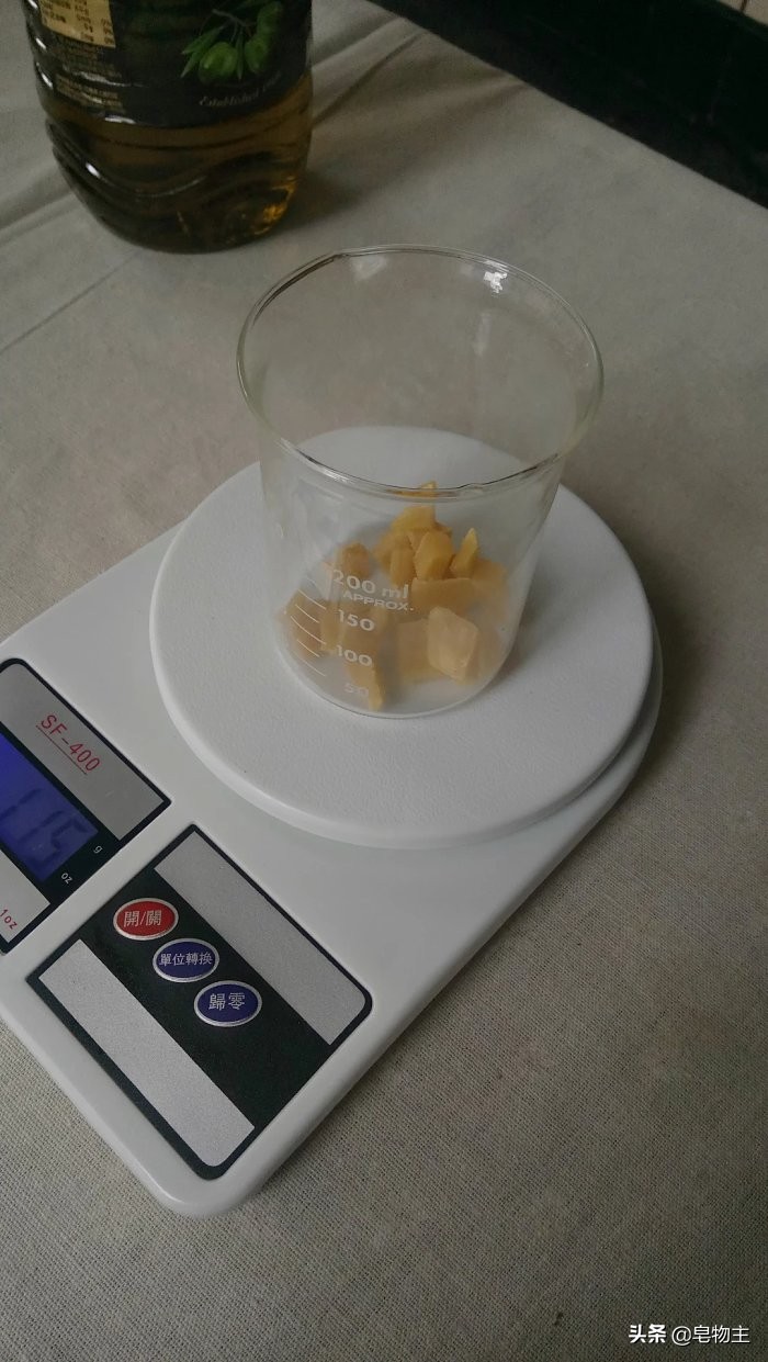 自制薄荷润唇膏简单教程,技能改变生活教程