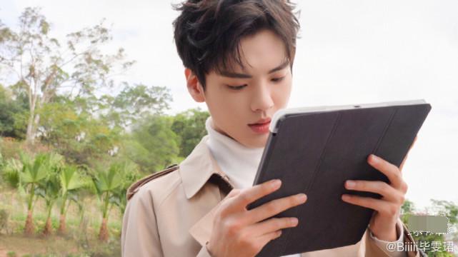 吴宣仪粉丝追着毕雯珺,吴宣仪毕雯珺拍戏