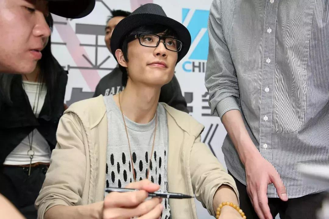 许嵩以前到底有多火,许嵩成都演唱会有多火