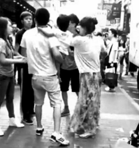 儿子被人抓破脸,儿子把同学脸抓破了道歉