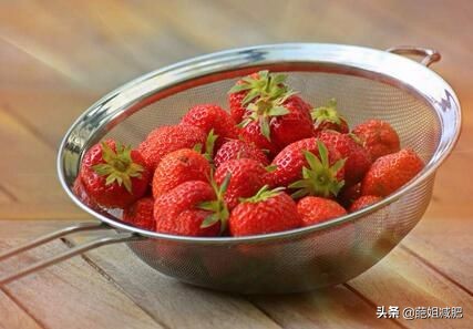 做梦缺什么维生素,睡觉老是做梦吃维生素有用吗